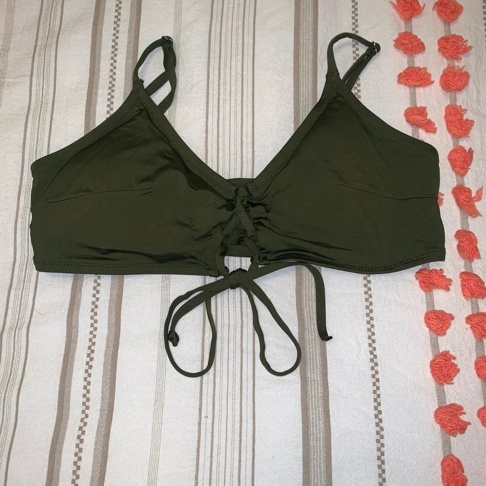 H&M green swim top - Picture 1 of 1